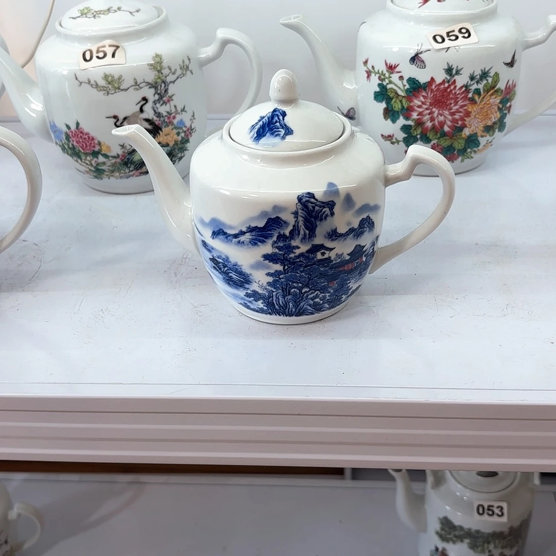 壶依山傍水一斤侧把壶