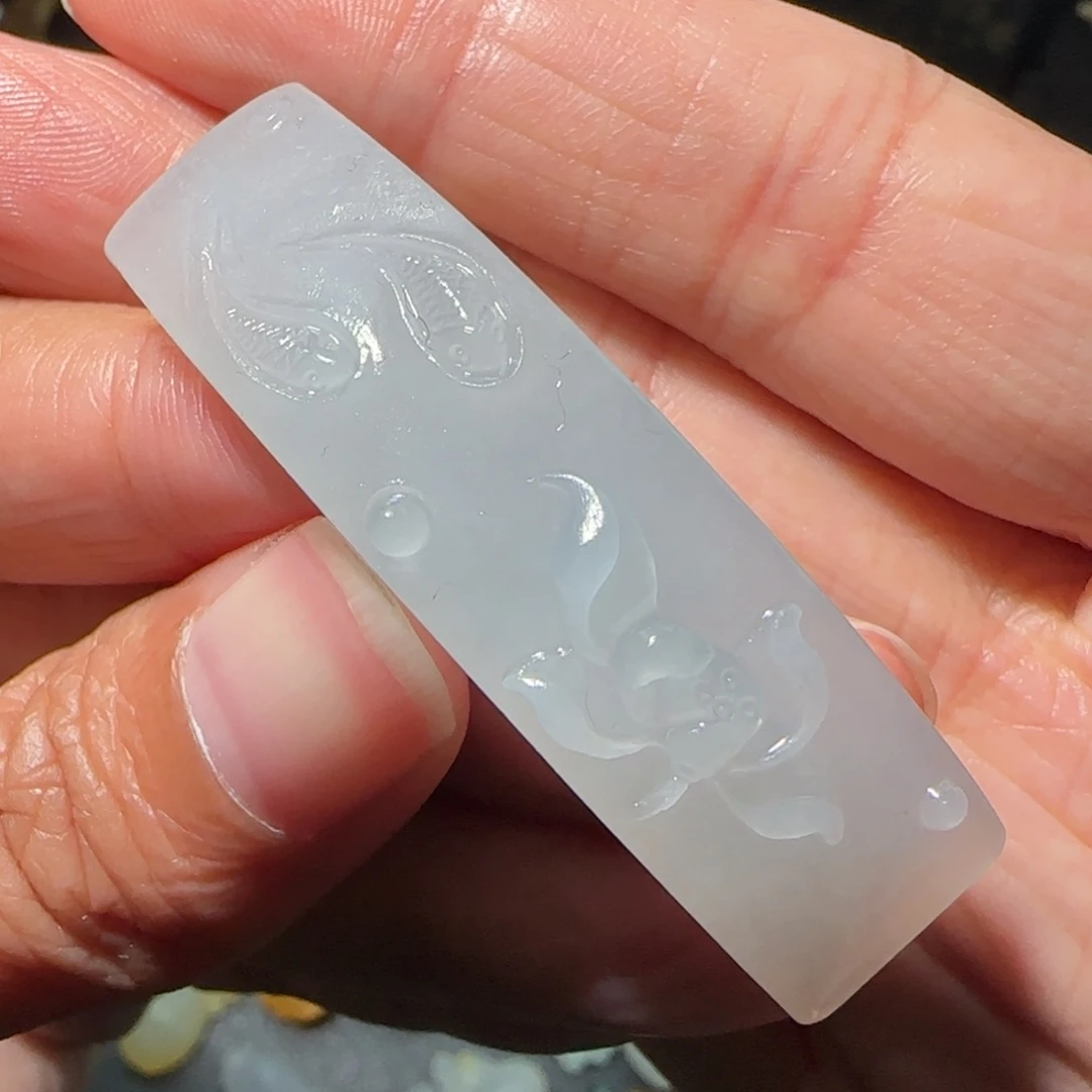 定制翡翠未镶嵌荷花鱼手牌