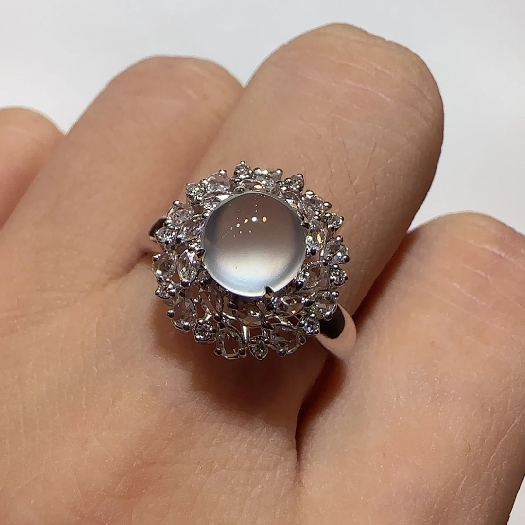 翡翠18K金镶嵌戒指蛋面