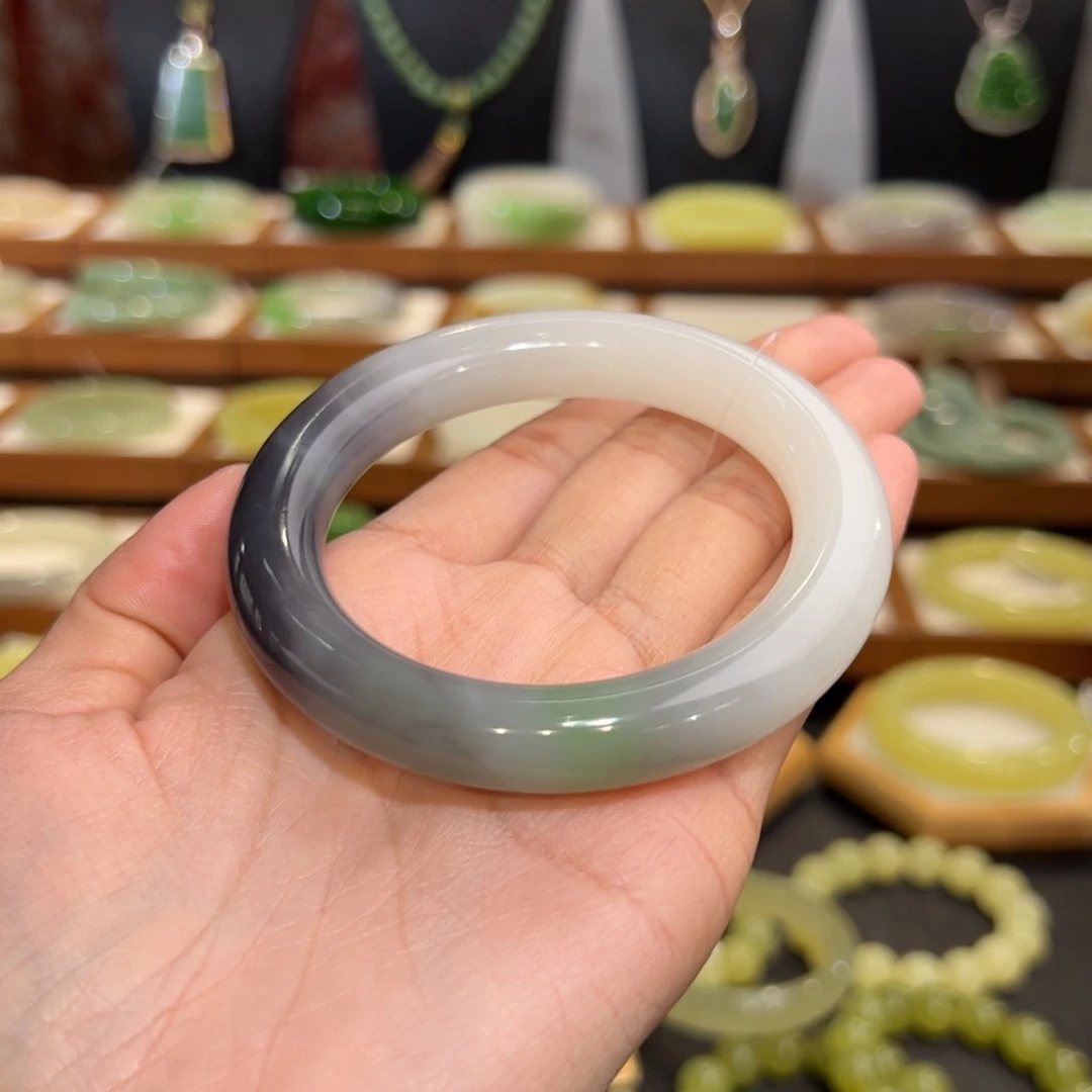 和田玉手镯未镶嵌三色56