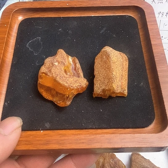 琥珀裸石未镶嵌付*帅