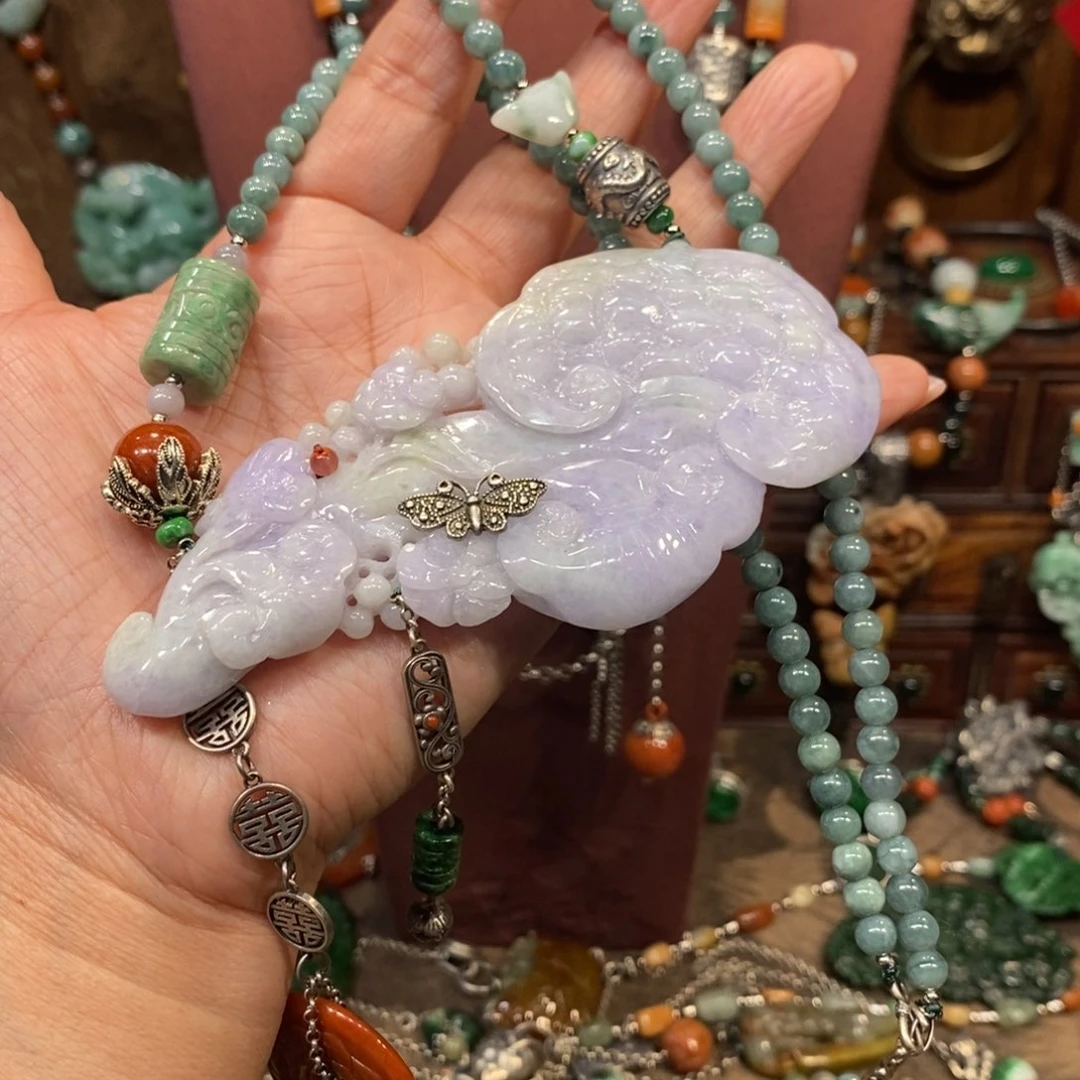 翡翠吊坠(赠链)未镶嵌