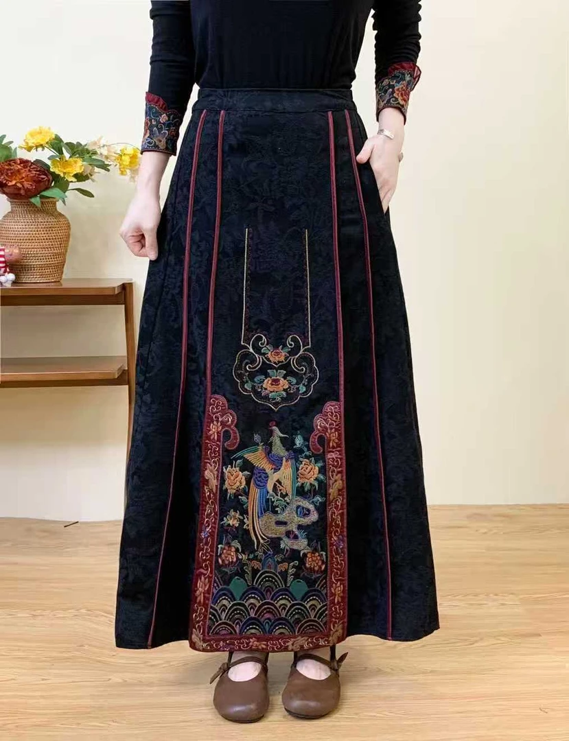 6521-1款  国风绣花半身裙重工刺绣秋冬复古中式