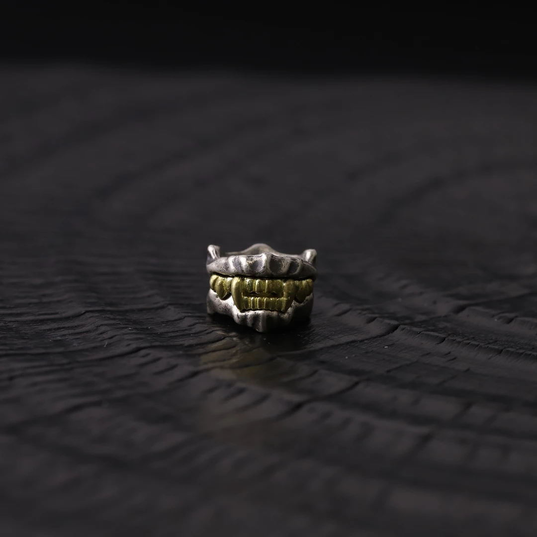 925银银制品 S8258-2  s925银镶嵌吞噬雕刻卡环 隔珠