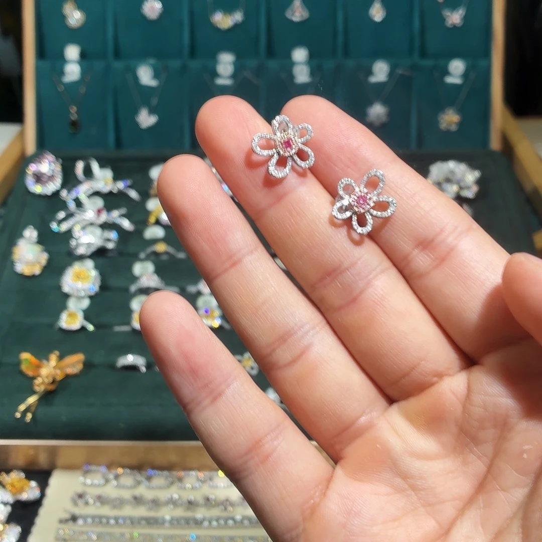 钻石耳饰18K金镶嵌