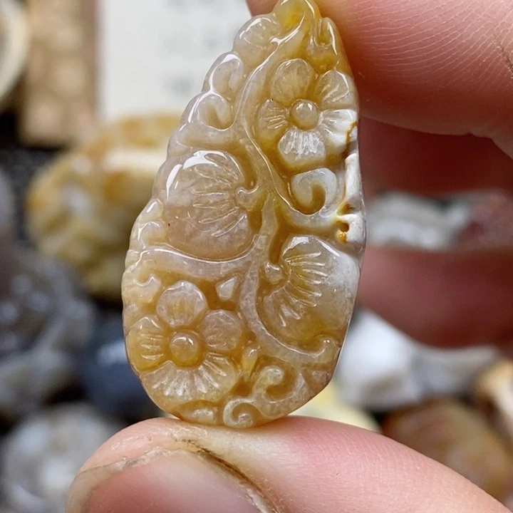 颈饰未镶嵌硅化珊瑚（珊瑚玉）有瑕 小