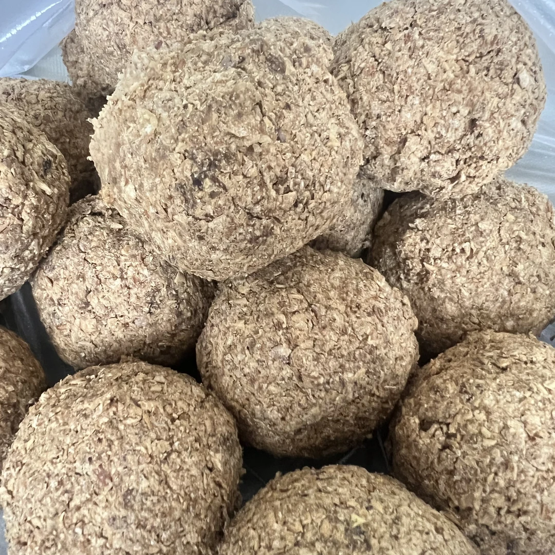 （书记助农） 农户自制烟熏渣豆酱