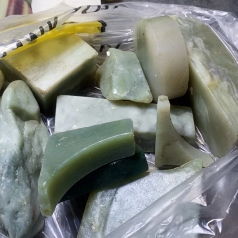 1碧玺（处理）玉石