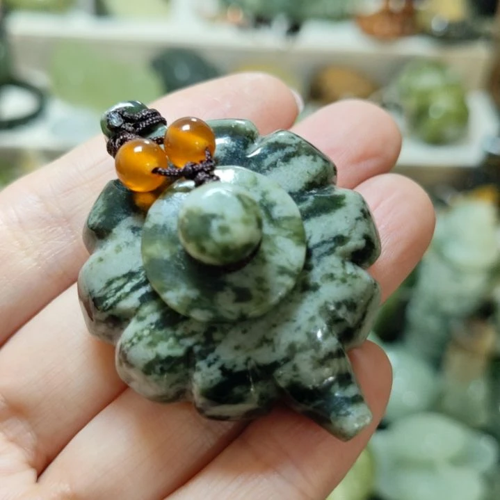 岫玉把把胡未镶嵌