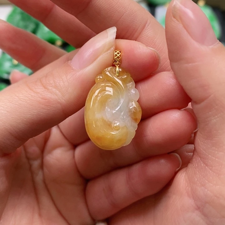 翡翠颈饰未镶嵌吊坠