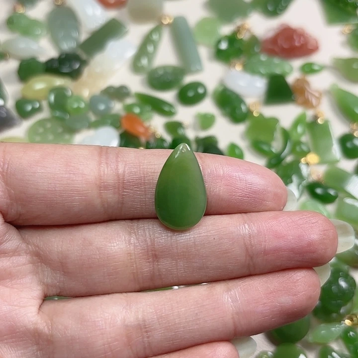 和田玉（碧玉）未镶嵌颈饰