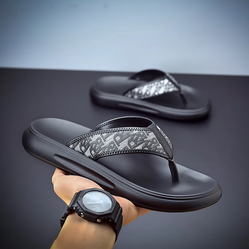 普卡夕赫轻奢平跟人字拖夹脚防水耐磨夏季厚底百搭休闲防滑个性