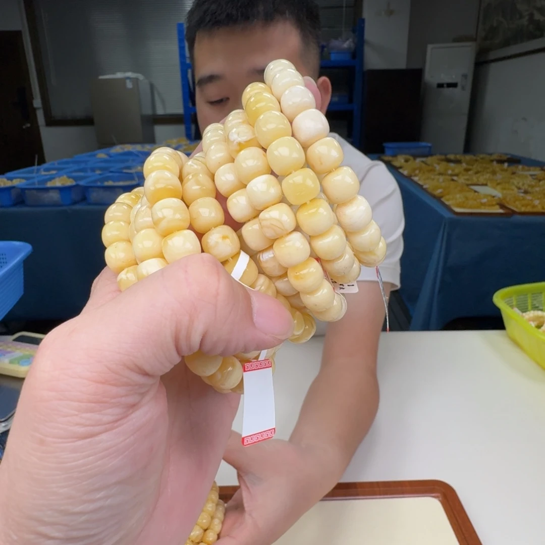 琥珀未镶嵌手链多样性发其一