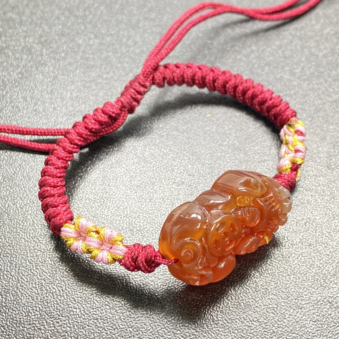 x46 尺寸约26x15mm天然正品玛瑙玉石牛血红貔貅手绳