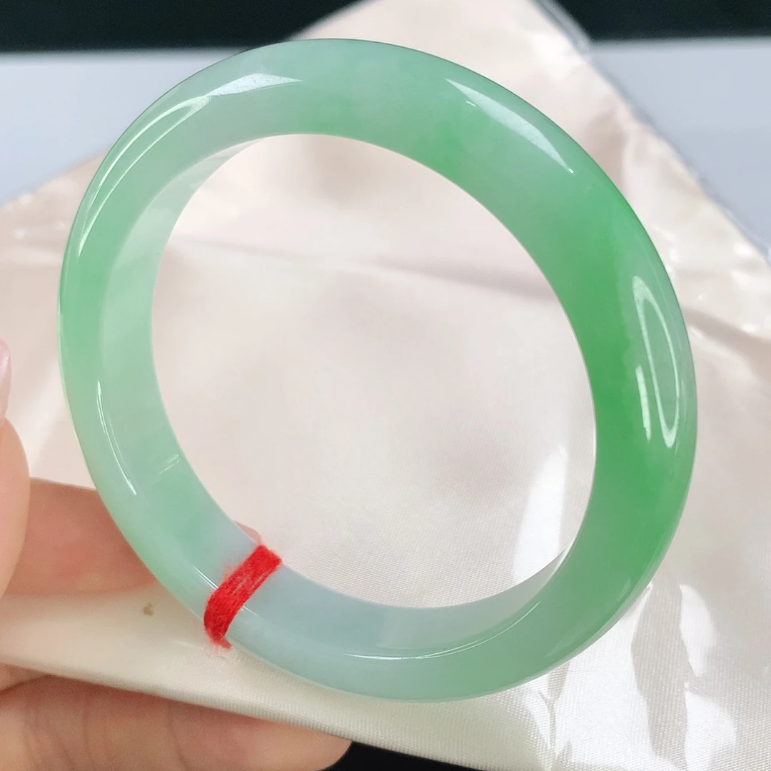 未镶嵌手镯翡翠658