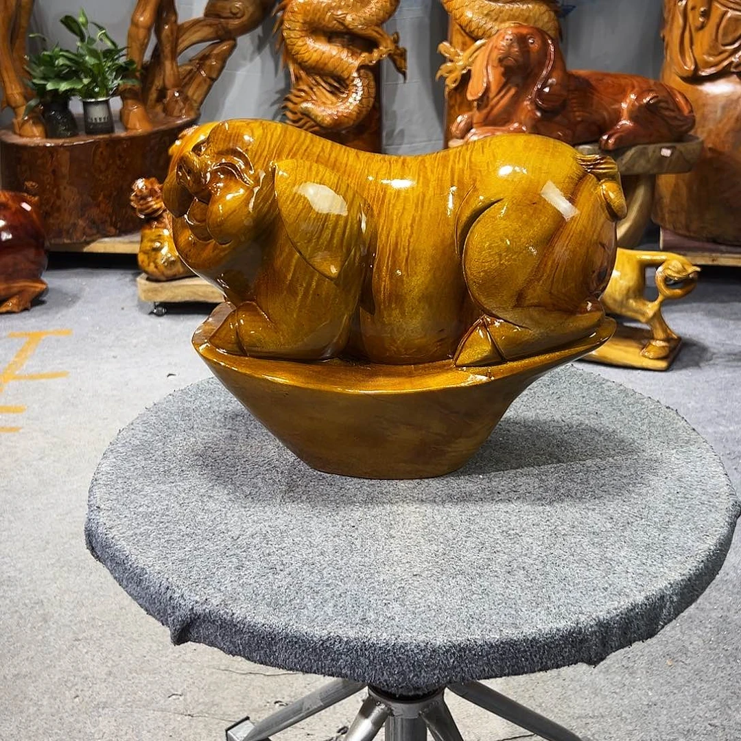 郁***情香樟木香樟木整体造型猪