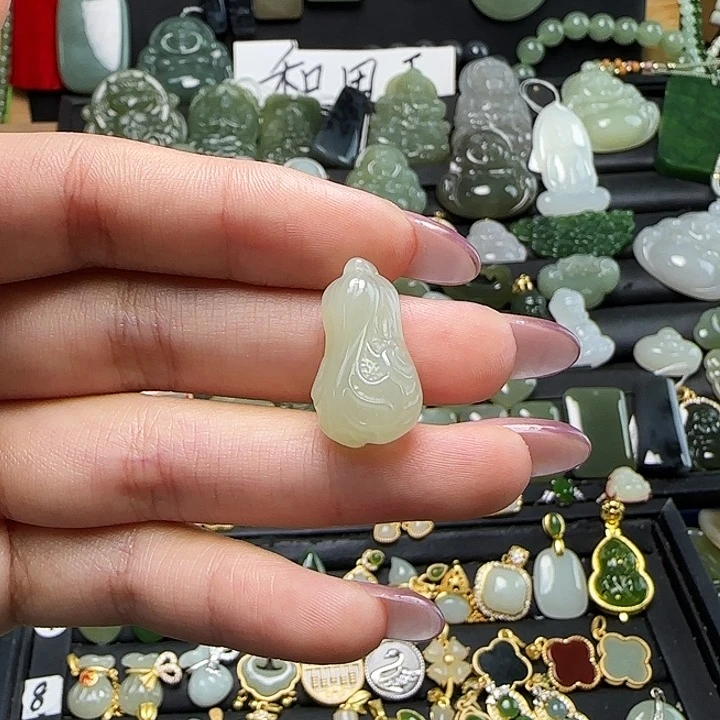 颈饰未镶嵌和田玉