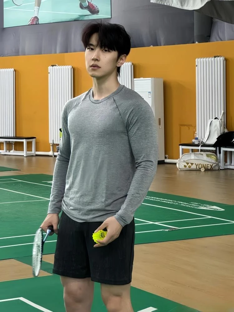 版型太赞了！tech速干透气面料！无缝一体工艺！男户外长袖打底T恤