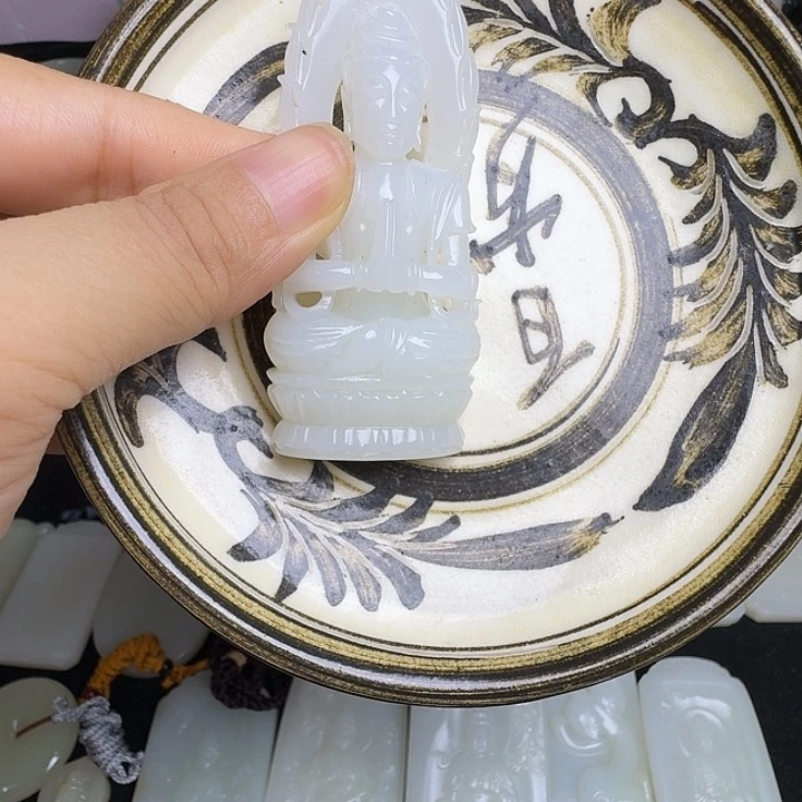 彭***冑瓷片新号开播挂件一个