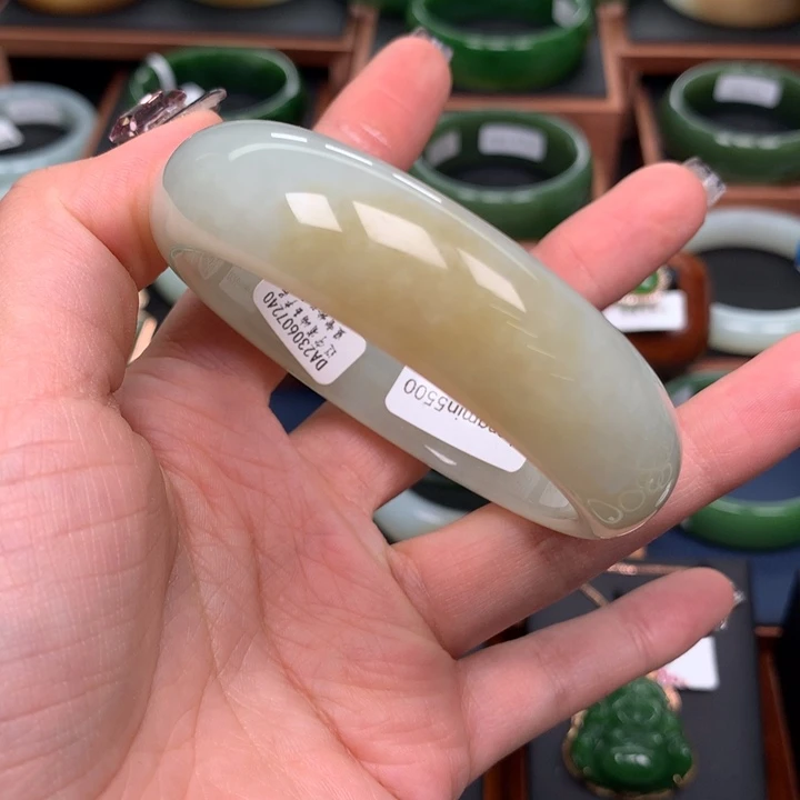 和田玉手镯57圈口未镶嵌