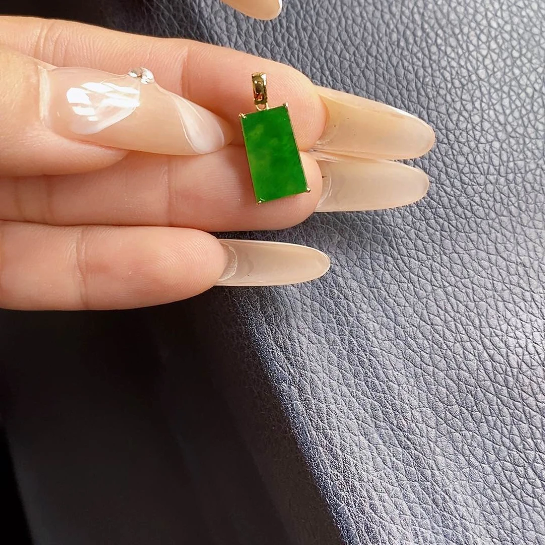 翡翠18K金镶嵌颈饰翡翠