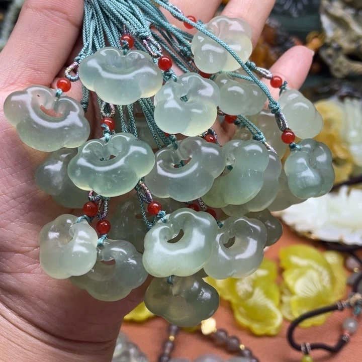 蛇纹石玉未镶嵌吊坠