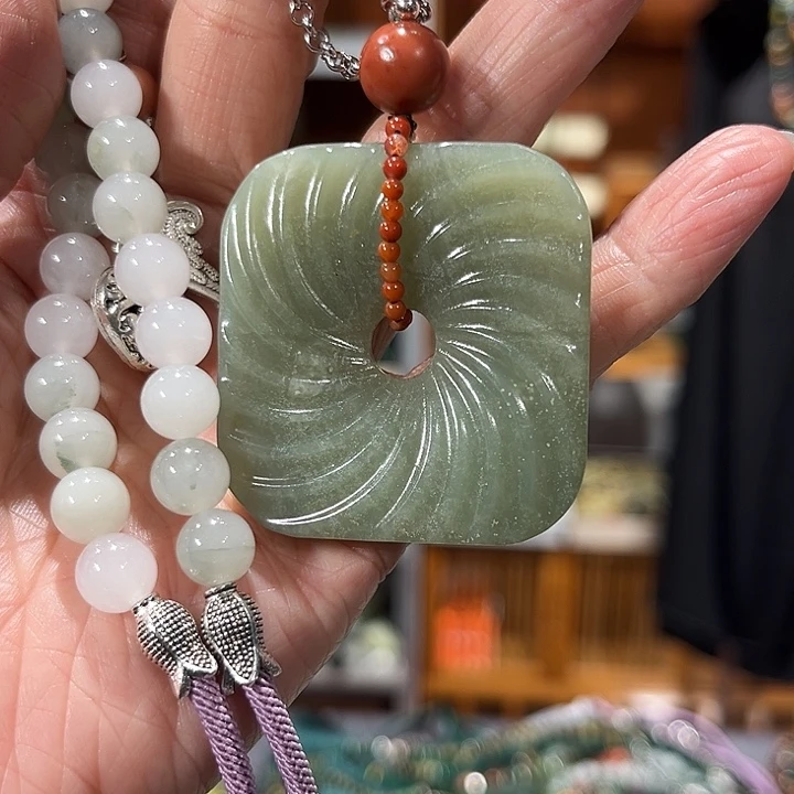 颈饰未镶嵌和田玉