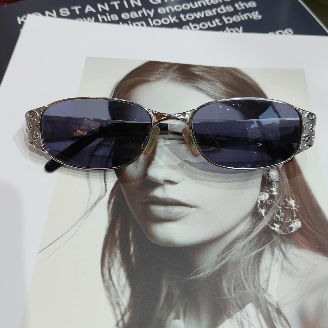 95新 Chanel/香奈儿 蓝色山茶花眼镜