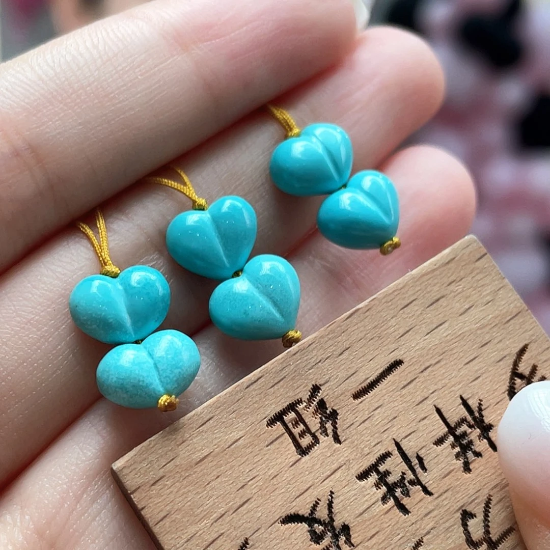 未镶嵌绿松石颈饰