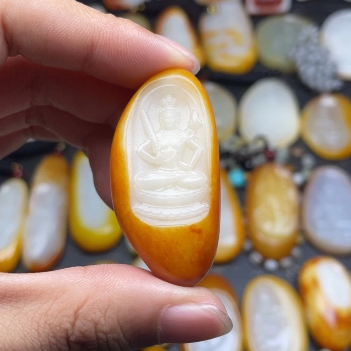 和田玉未镶嵌颈饰