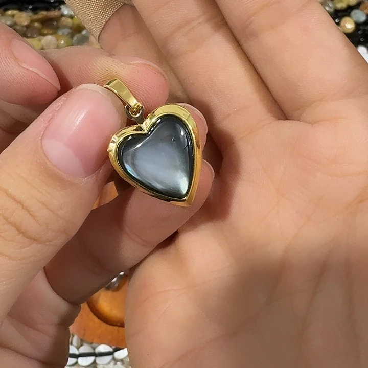 玛瑙/玉髓合金珠宝半成品一个黑蝶贝爱心嘎乌盒