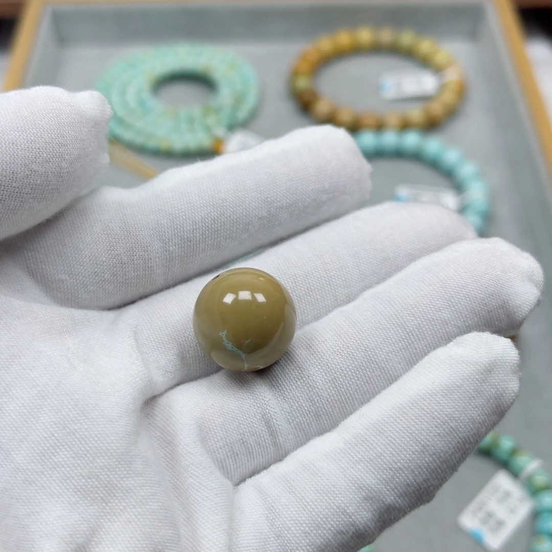 绿松石未镶嵌挂件