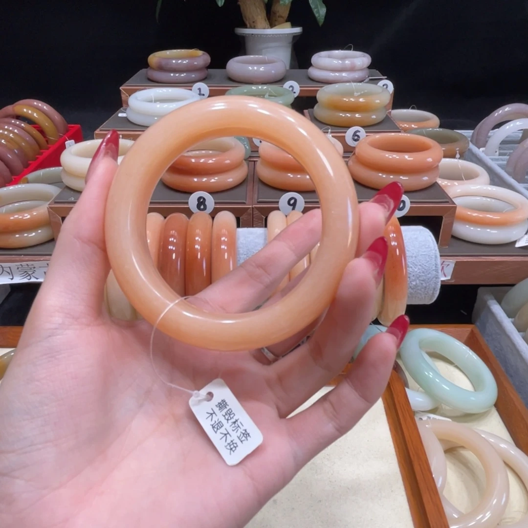 脉***图石英质玉未镶嵌手镯