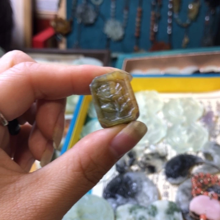 岫玉未镶嵌岫玉挂件