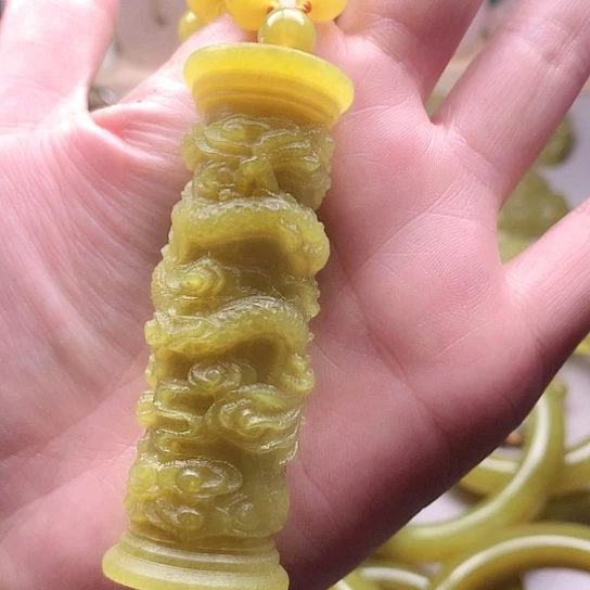 蛇纹石玉未镶嵌颈饰