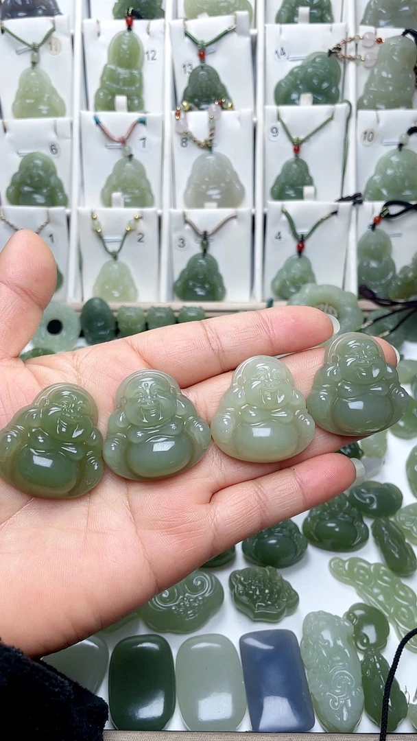 精品和田玉佛公吊坠(35mm)拍一发一多样性发货