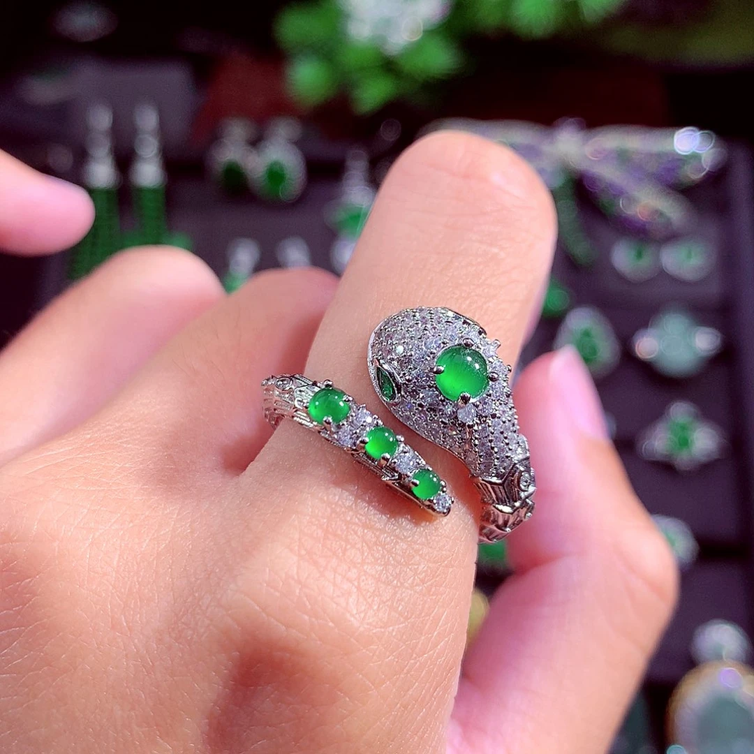 颈饰未镶嵌翡翠天然