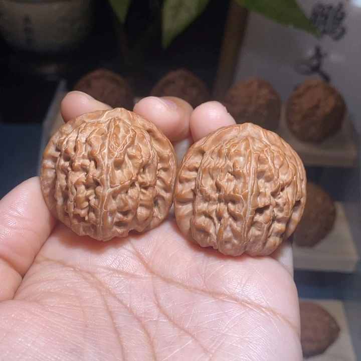 十***九文玩核桃吊坠白狮子