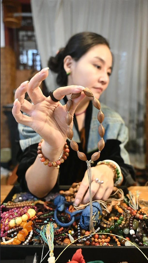 非金属木质手链 茶-红皮橄榄手持