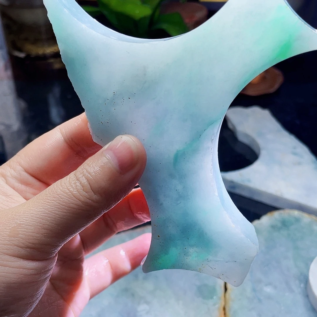 翡翠未镶嵌颈饰毛料5