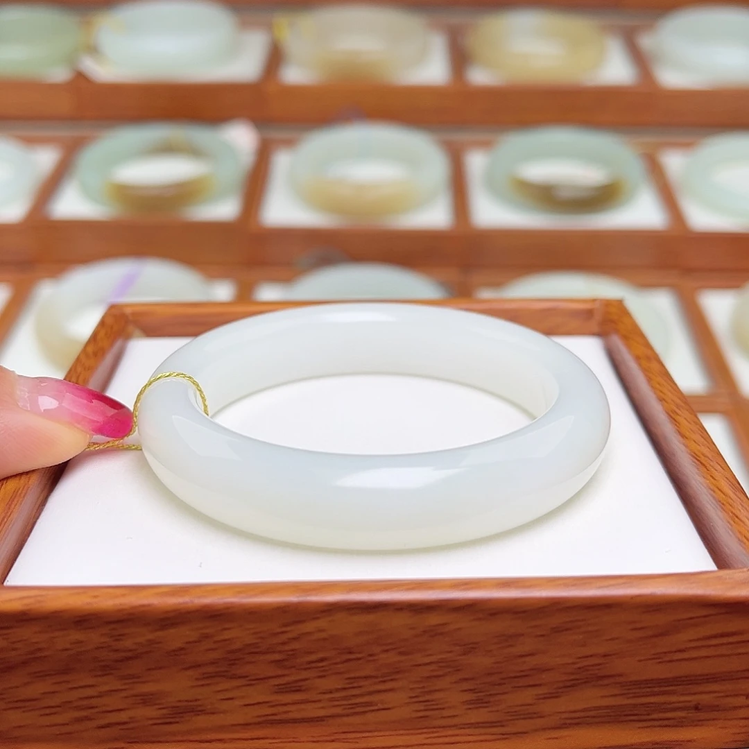 和田玉手镯未镶嵌51.8