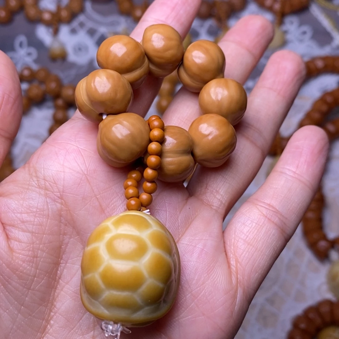 把件猴头核桃柯基屁桃龟甲