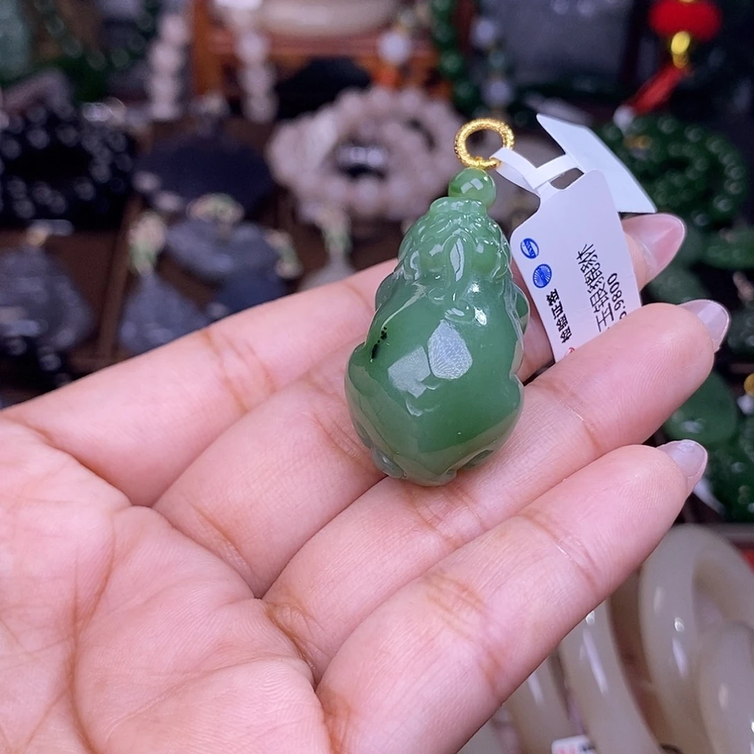 和田玉清货价补贴碧玉老矿料貔貅未镶嵌