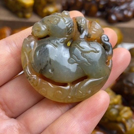 蛇纹石玉未镶嵌颈饰99