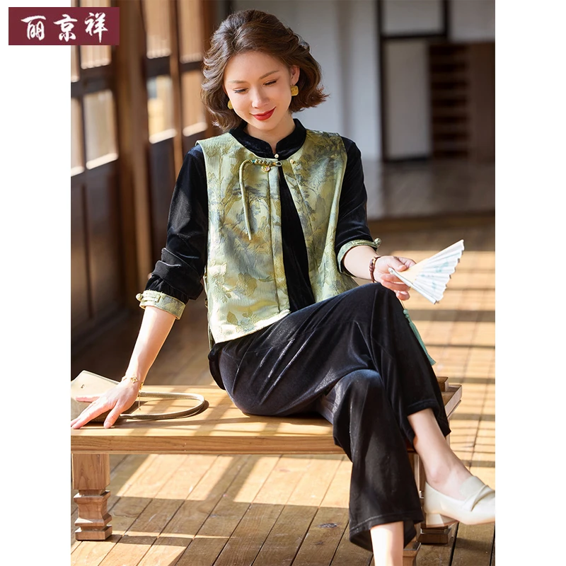 新中式妈妈秋装马甲套装2025新款中老年女装春秋国风金丝绒三件套