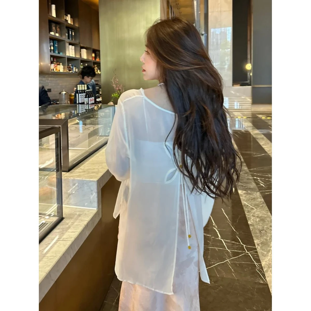 法式后背蝴蝶结系带镂空防晒衬衫女夏季小众宽松显瘦雪纺罩衫上衣