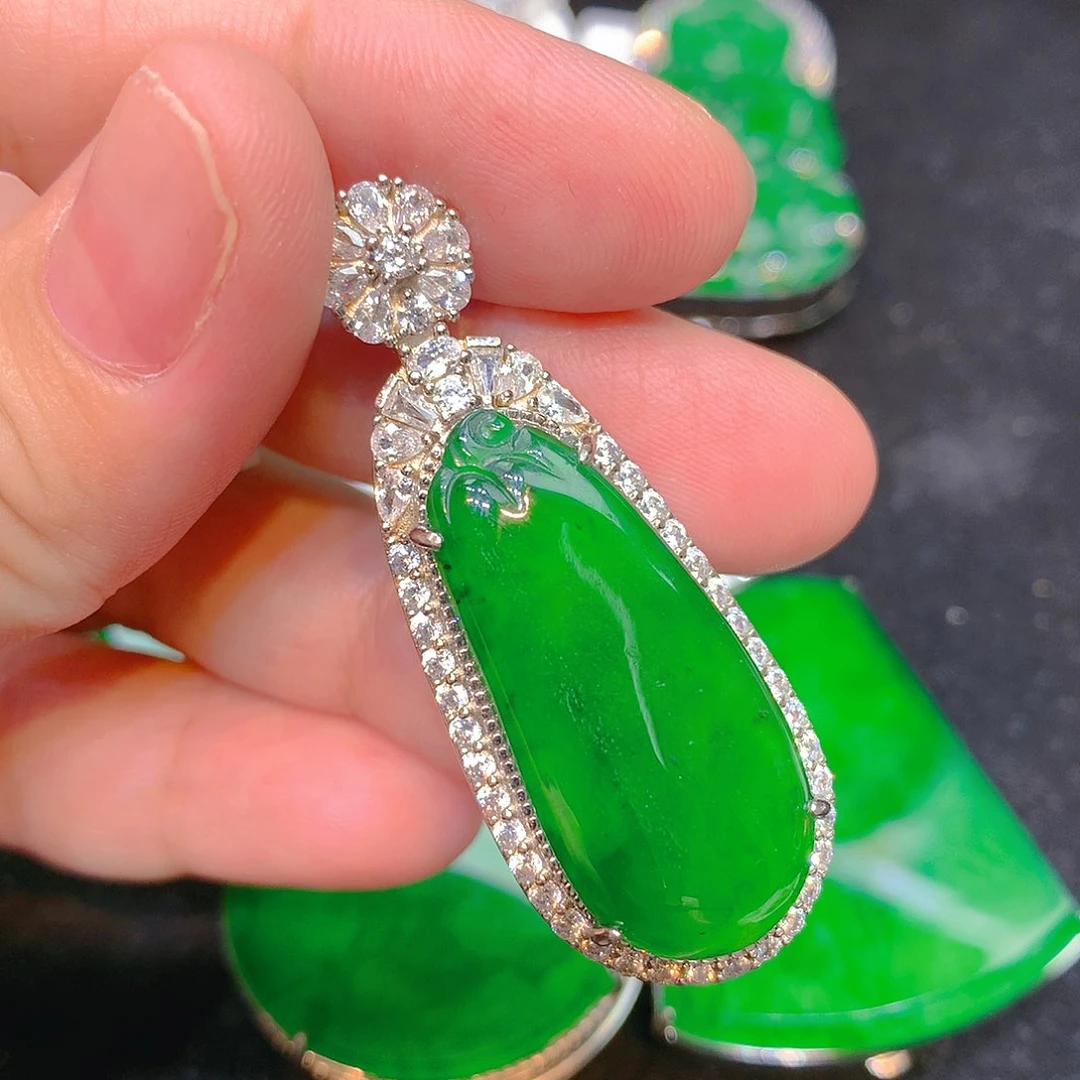 翡翠银S925镶嵌颈饰翡翠