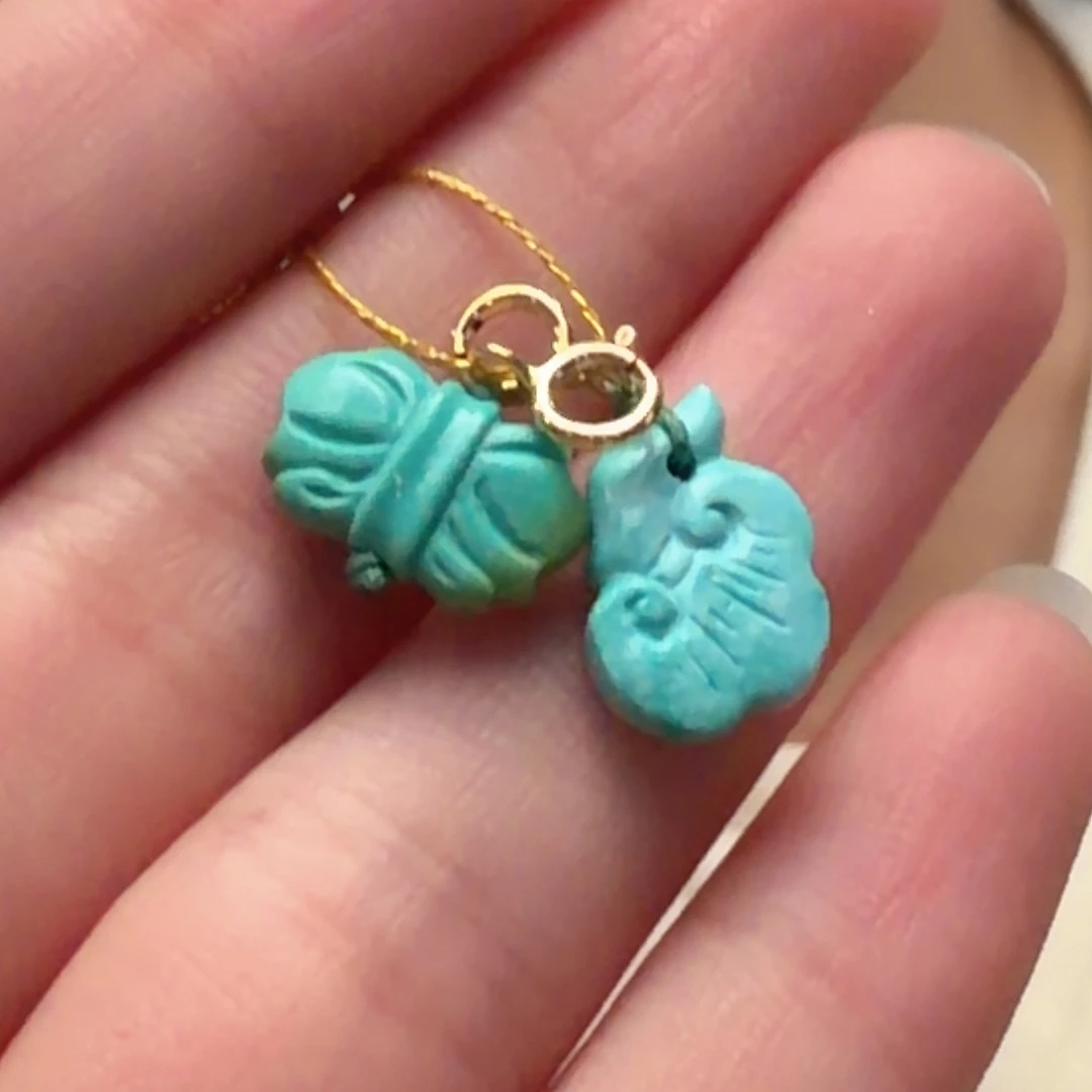 绿松石未镶嵌颈饰