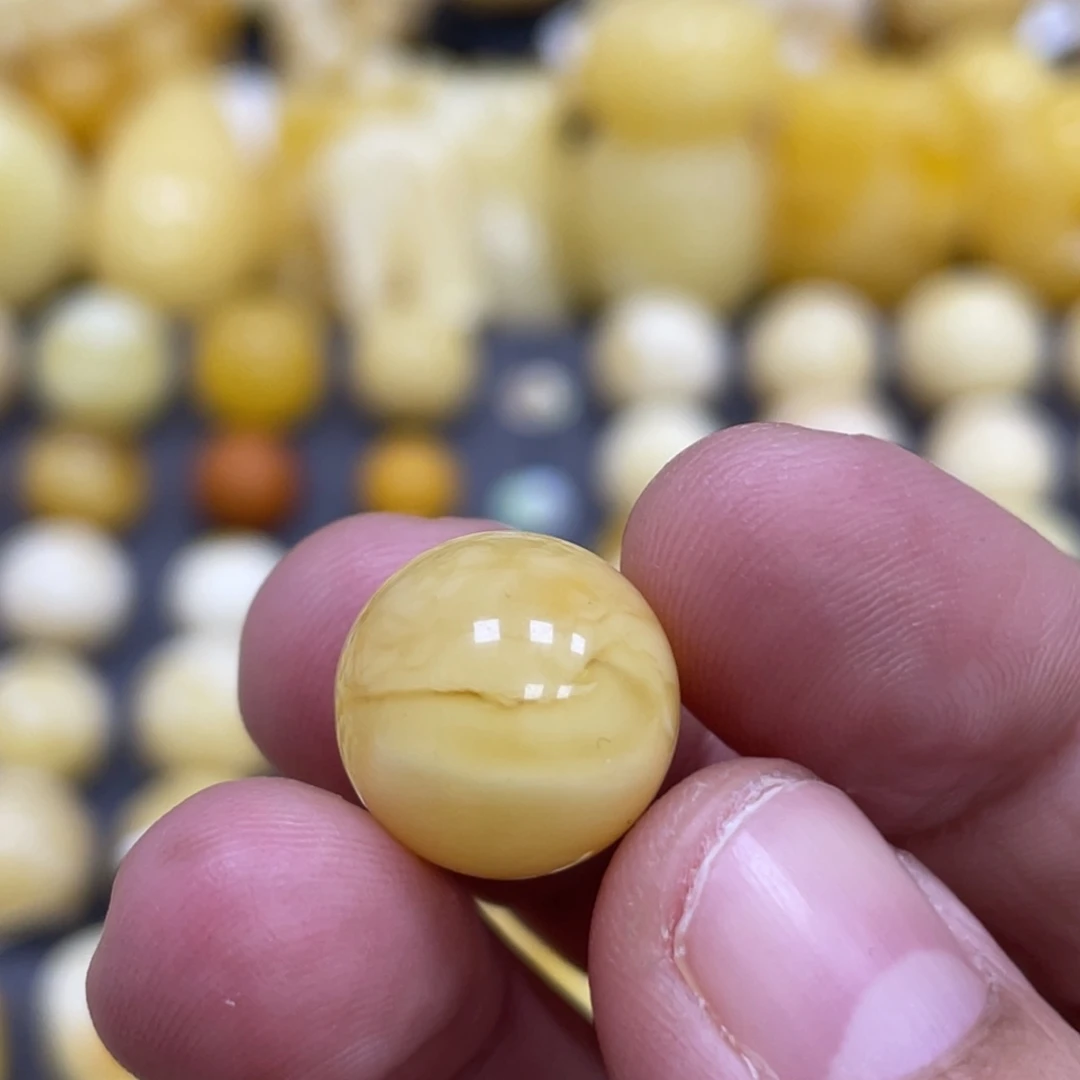 蜜蜡未镶嵌裸石13.9mm浓蜡