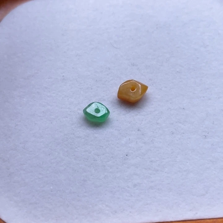 远***眉颈饰未镶嵌翡翠碎石
